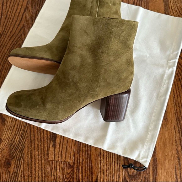 VINCE suede ankle Boots - NWT - Size 10 - Picture 10 of 14